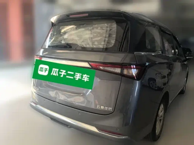 Wuling Jiachen — Фото автомобиля 4