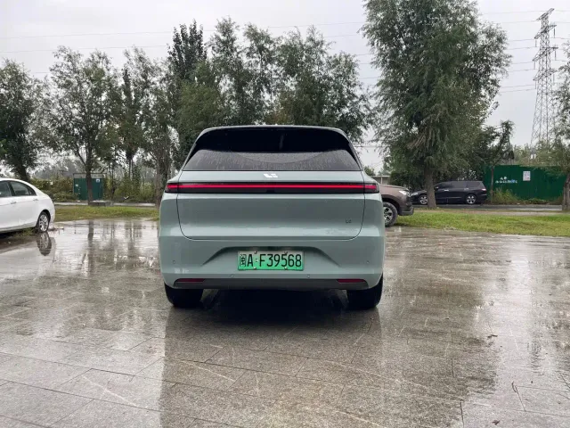 Li Auto L6 — Фото автомобиля 8