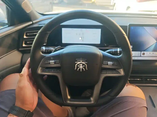 BYD Qin L — Фото автомобиля 10