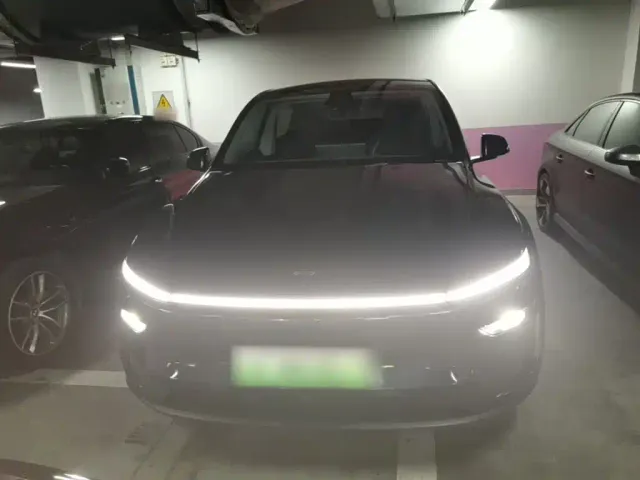 Tesla Model Y — Фото автомобиля 2