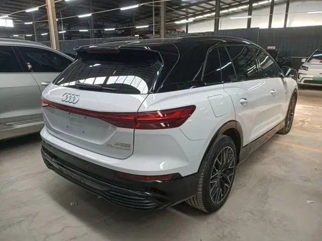 Audi Q5 e-tron — Фото автомобиля 6