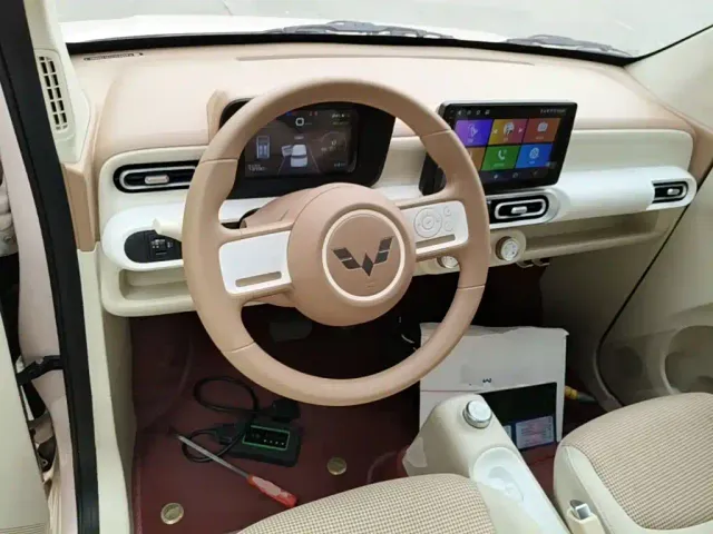 Wuling Hongguang Mini EV — Фото автомобиля 10