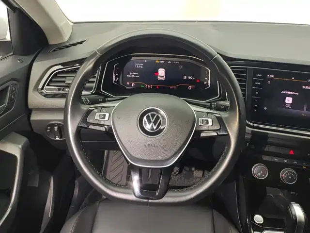 Volkswagen T-Roc — Фото автомобиля 15