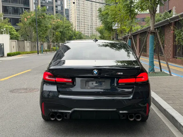 BMW 5 Series — Фото автомобиля 5