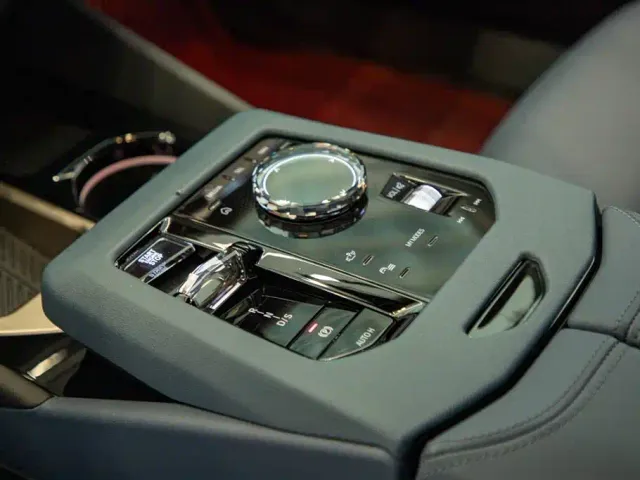 BMW 5 Series — Фото автомобиля 15