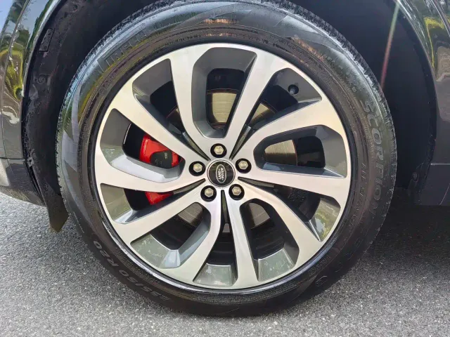 Land Rover Discovery Sport — Фото автомобиля 10