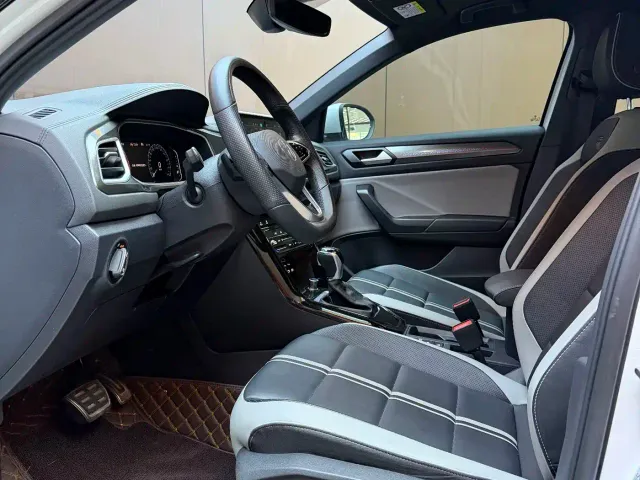 Volkswagen T-Roc — Фото автомобиля 8