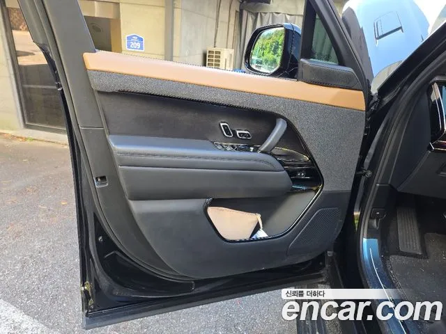 Land Rover Range Rover Sport — Фото автомобиля 10
