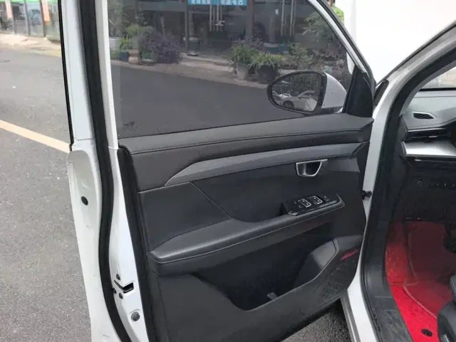 Wuling Asta — Фото автомобиля 7