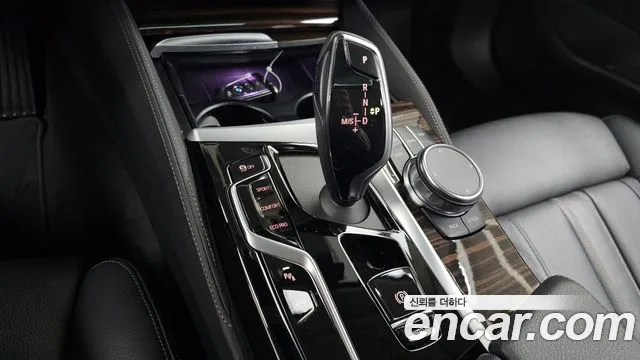 BMW 5 Series G30 — Фото автомобиля 12
