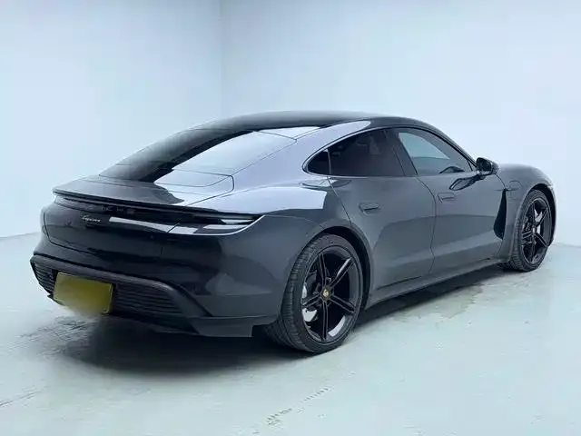 Porsche Taycan — Фото автомобиля 18
