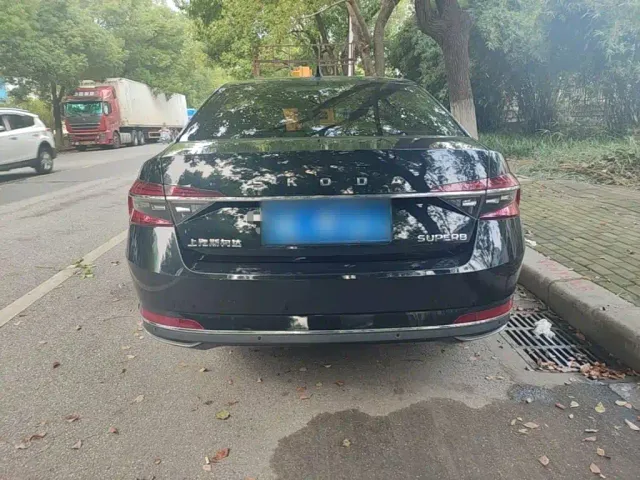 Skoda Superb — Фото автомобиля 5