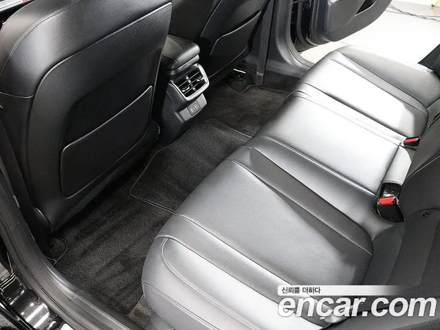 Hyundai Grandeur Grandeur (GN7) 2.5 Бензин 2WD — Фото автомобиля 16