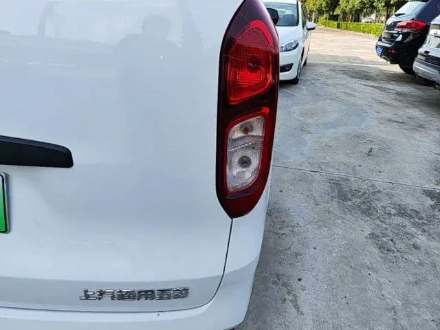 Wuling Hongguang — Фото автомобиля 7