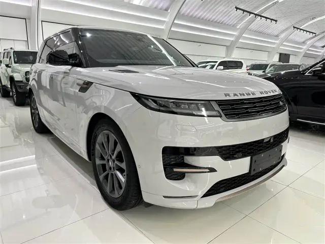 Land Rover Range Rover Sport — Фото автомобиля 3