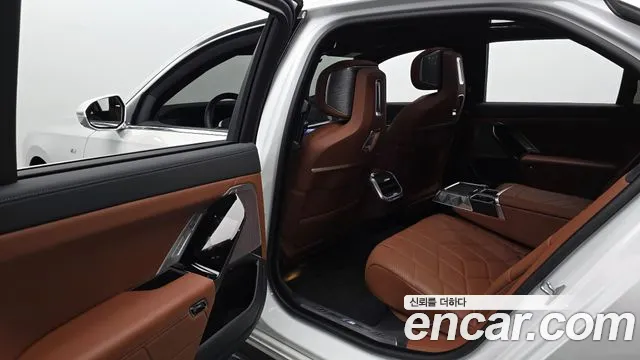 BMW 7-Series 7 серия (G70) 740i xDrive M Sport — Фото автомобиля 12