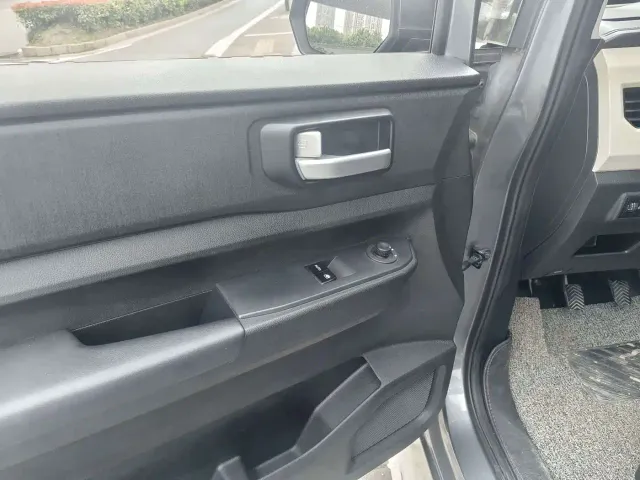 Wuling Zhengcheng — Фото автомобиля 18