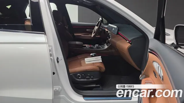 Genesis GV70 2.5T Бензин AWD — Фото автомобиля 26
