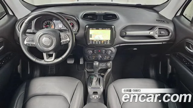 Jeep Renegade — Фото автомобиля 7