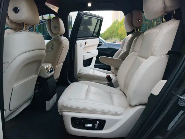 Li Auto L9 — Фото автомобиля 11