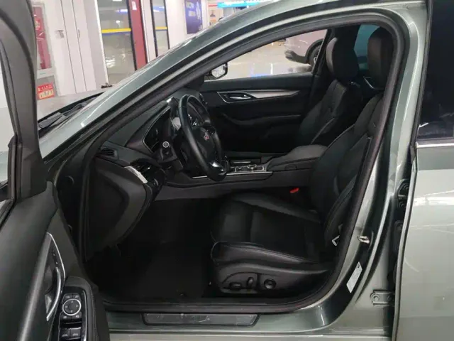 Cadillac CT5 — Фото автомобиля 9