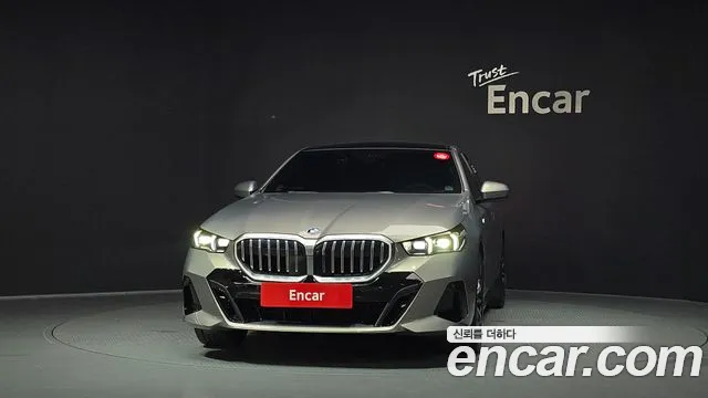 BMW 5-Series 5 серия (G60) 530i xDrive M Sport — Фото автомобиля 3