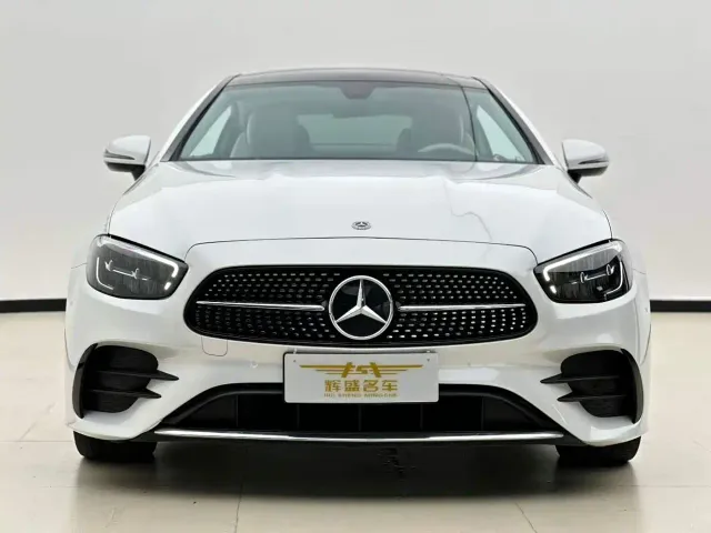 Mercedes-Benz E-Class — Фото автомобиля 2