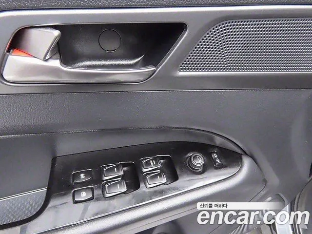 KG_Mobility_Ssangyong Rexton Новый Rexton Sport Дизель 2.2 2WD — Фото автомобиля 13