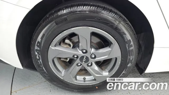 Kia K5 K5 3 поколение 2.0 LPI(Для проката) — Фото автомобиля 5