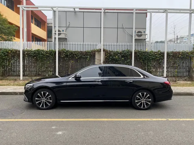 Mercedes-Benz E-Class — Фото автомобиля 7