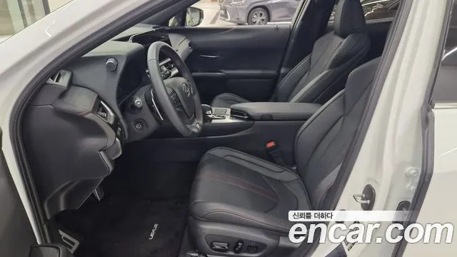Lexus UX — Фото автомобиля 10