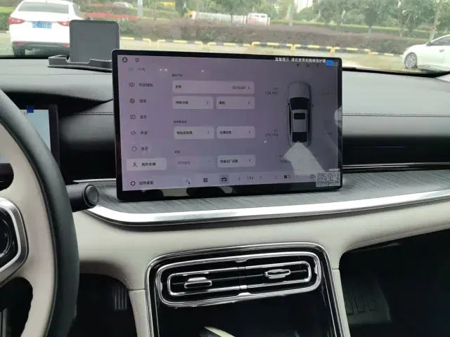 Geely Galaxy Stellar 6 — Фото автомобиля 9
