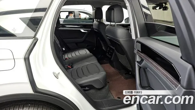 Volkswagen Touareg Touareg 3 поколение 3.0 TDI Premium — Фото автомобиля 12