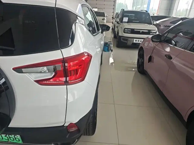 BYD Yuan Pro — Фото автомобиля 7