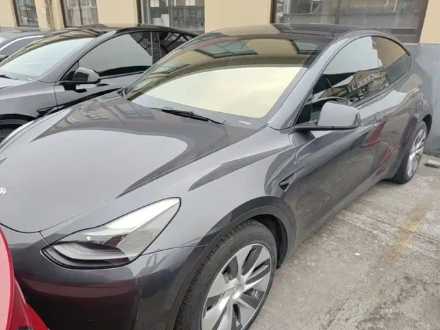 Фотография автомобиля — Tesla Model Y