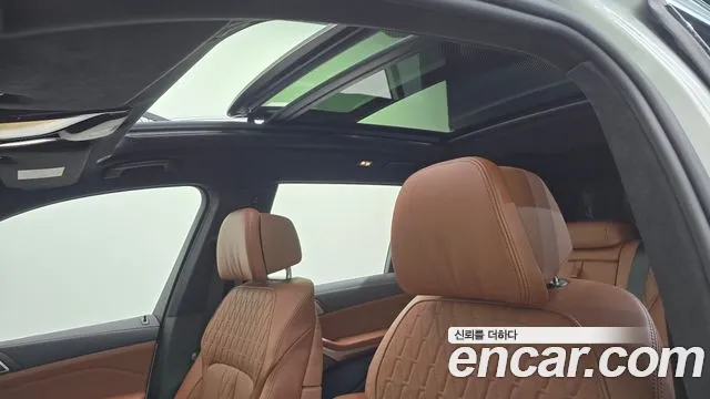 BMW X7 — Фото автомобиля 14