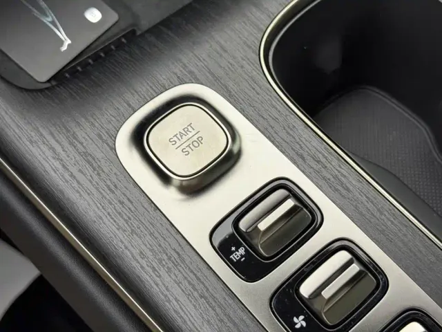 Xiaomi SU7 — Фото автомобиля 11