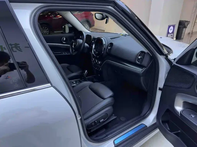 MINI Countryman — Фото автомобиля 11