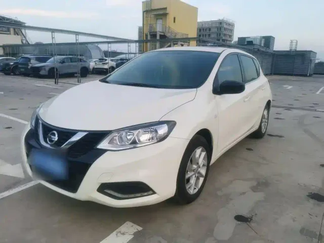 Nissan Tiida — Фото автомобиля 2