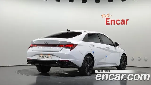 Hyundai Avante CN7 — Фото автомобиля 2