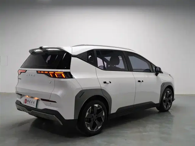 GAC Aion Y — Фото автомобиля 16