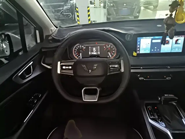 Wuling Jiachen — Фото автомобиля 10