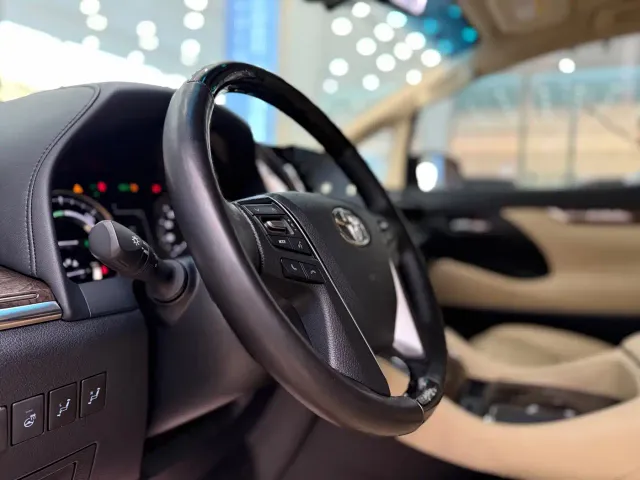 Toyota Alphard — Фото автомобиля 15