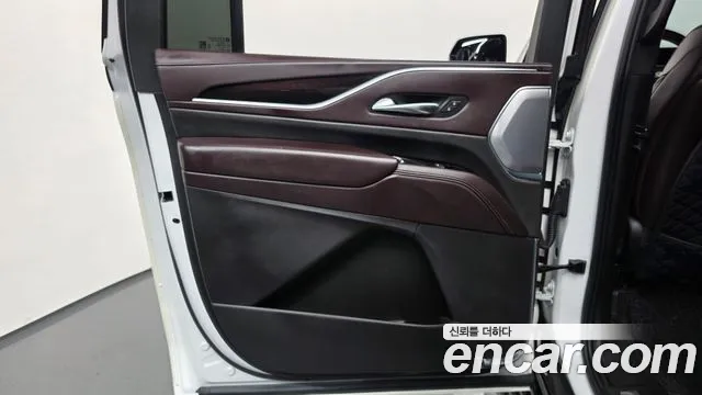 Cadillac Escalade 5th Gen — Фото автомобиля 14