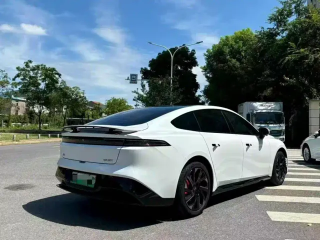 Dongfeng eπ 007 — Фото автомобиля 7
