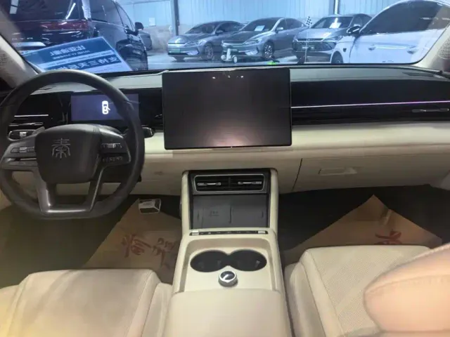 BYD Qin L — Фото автомобиля 12
