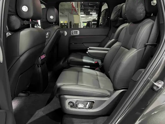 Li Auto L9 — Фото автомобиля 15
