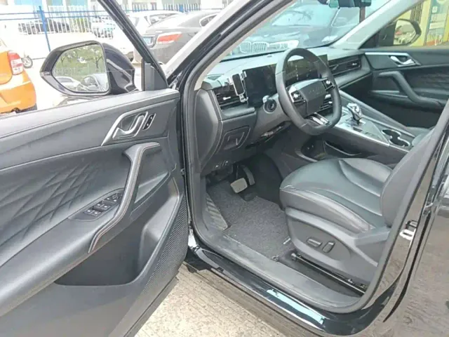Roewe RX5 — Фото автомобиля 15