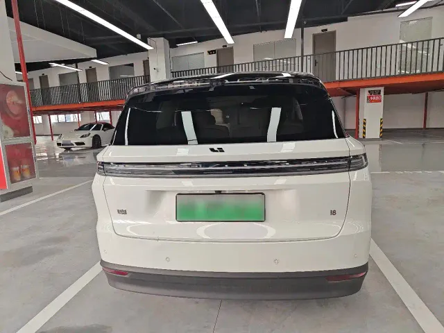 Li Auto Li i8 2025 Standard Edition — Фото автомобиля 17