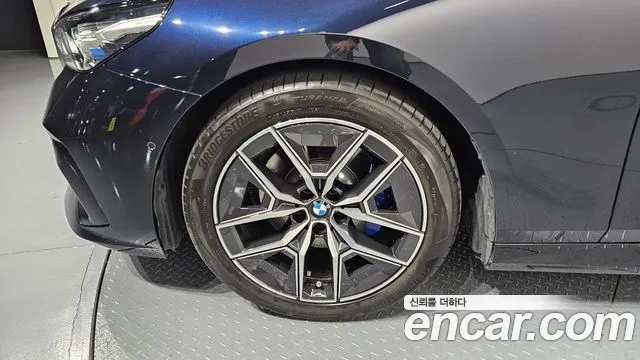 BMW 5-Series — Фото автомобиля 5